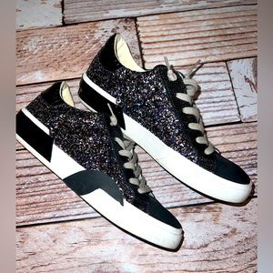 Black Metallic Dolce Vita ZOEY size 7.5